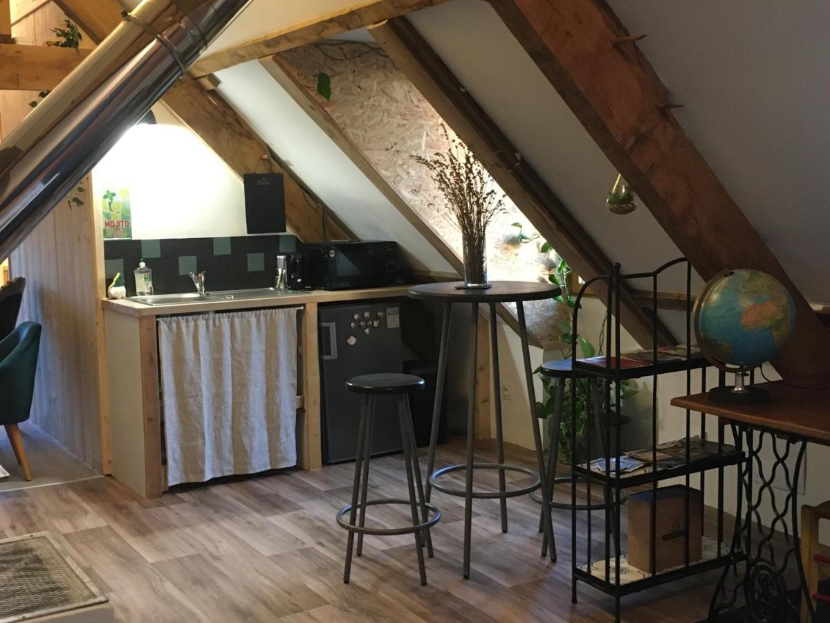 Chez Fred Avec Vue Sur Le Chateau Angles-sur-l'Anglin Bagian luar foto